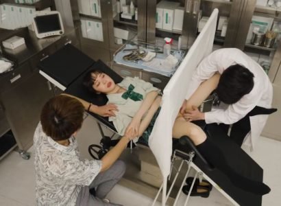 Доктор трахается с пациентом во время осмотра